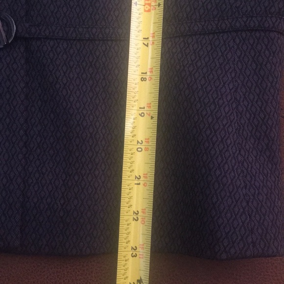 Tahari Front Clasp Fitted Blazer - Picture 8 of 16